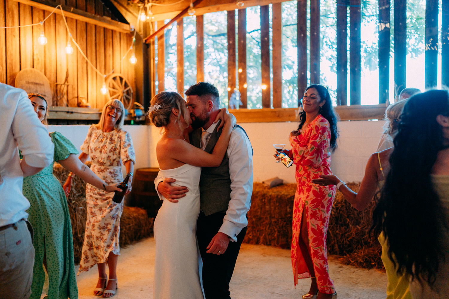 HUW SAM SUGARLOAF BARN WEDDING 029 HUW SAM SUGARLOAF BARN WEDDING 029